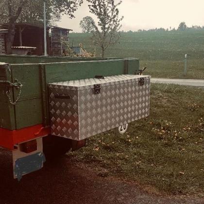 Transportkiste individuell am Trecker