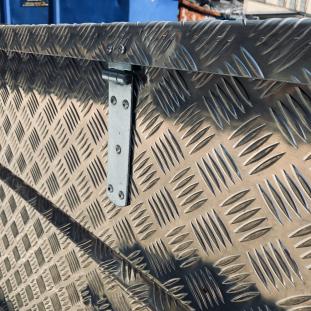 Blech Transportkiste schräger Deckel